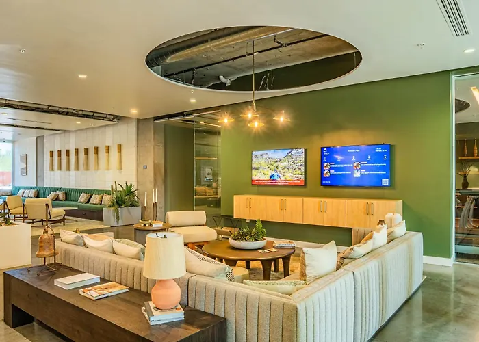 Homey 1bd - Downtown - Gym, Pool, Parking Apartment *