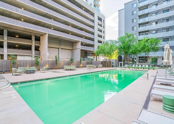 Homey 1bd - Downtown - Gym, Pool, Parking * Phoenix