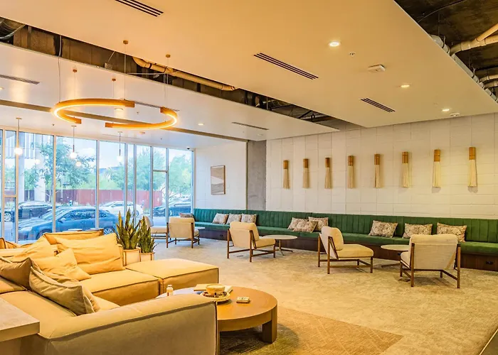 Homey 1bd - Downtown - Gym, Pool, Parking *