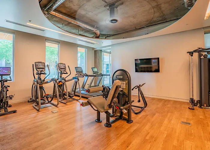 Apartment Homey 1bd - Downtown - Gym, Pool, Parking Phoenix
