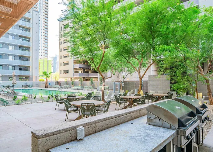 Homey 1bd - Downtown - Gym, Pool, Parking *