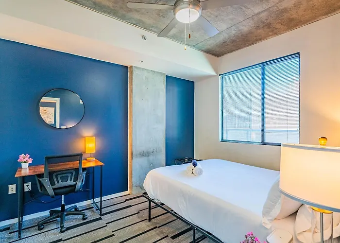 Apartment Homey 1bd - Downtown - Gym, Pool, Parking