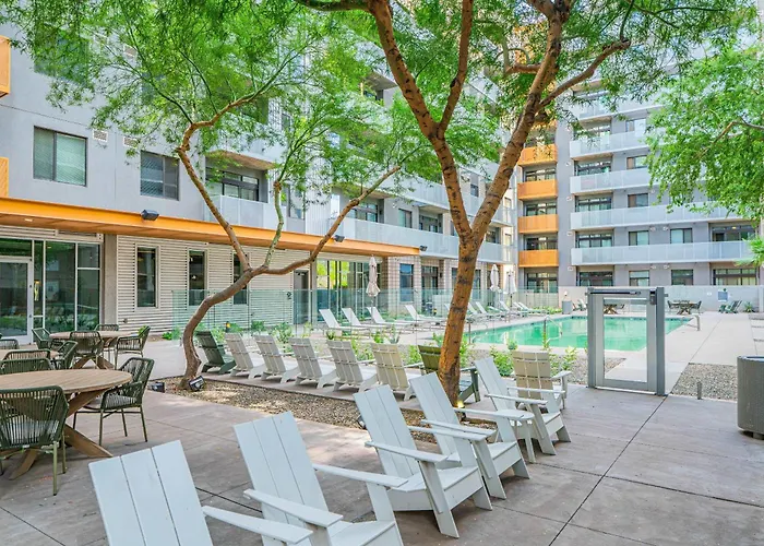 Homey 1bd - Downtown - Gym, Pool, Parking Apartment *
