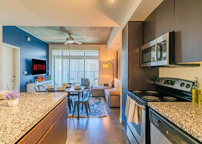 Homey 1bd - Downtown - Gym, Pool, Parking Apartment Phoenix