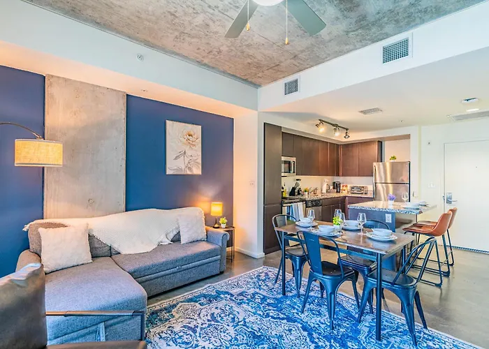 Apartment Homey 1bd - Downtown - Gym, Pool, Parking *